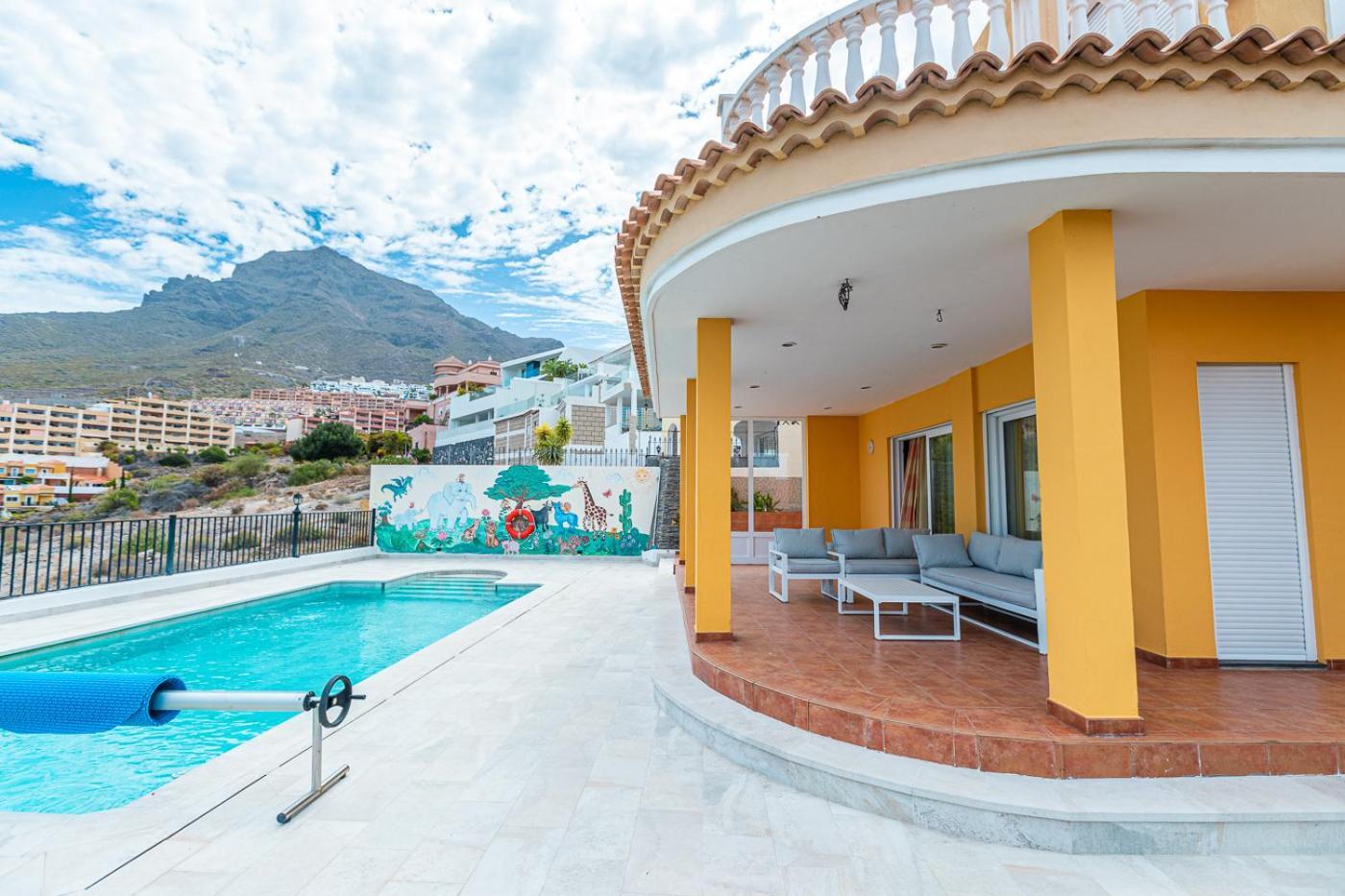Villa With Private Pool And Magnificent Views Адехе Экстерьер фото